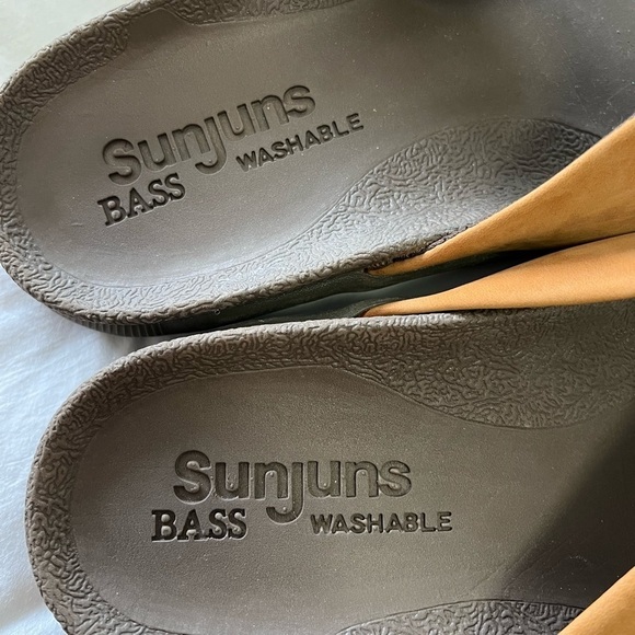 Bass Mens Sz 11 Sunjuns Thong Sandal Suede Leather Brown Tan EXCELLENT. main image 9